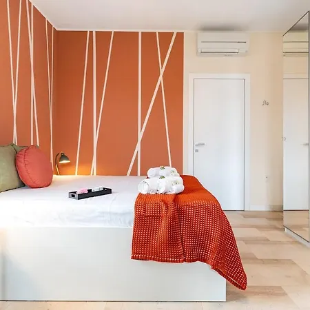 דירה S&m Apartments- Urban Stripes 2 Bedrooms Near Underground M2 And Navigli מילאנו