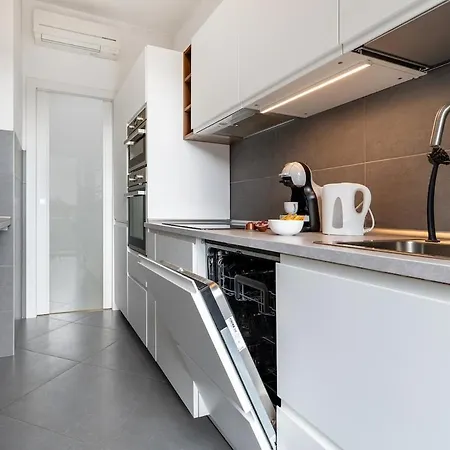 דירה S&m Apartments- Urban Stripes 2 Bedrooms Near Underground M2 And Navigli *